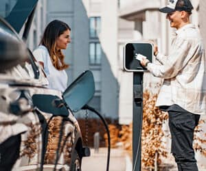 L’importance de l’installation sécurisée des bornes de recharge